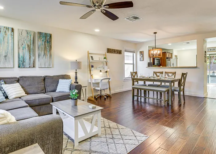 Snowbird Retreat W/ Putting In Area! * Phoenix